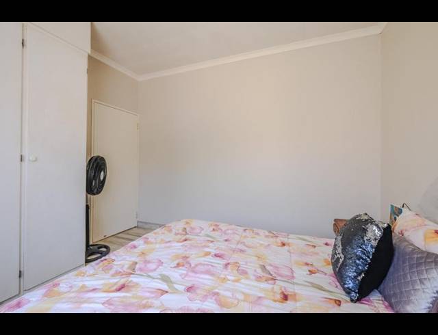 2 BEDROOM TOWNHOUSE FOR SALE IN VORNA VALLEY